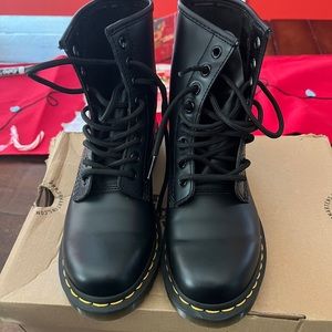 I am selling 1460 Black Smooth Leather Lace Up Boots.